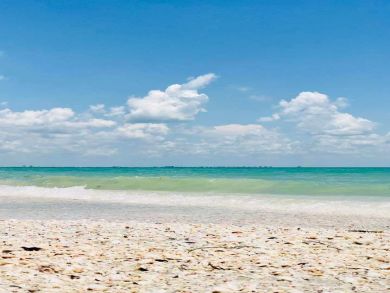 Sanibel Two Bedroom Condo Rental Sleeps Six - Steps to Beach